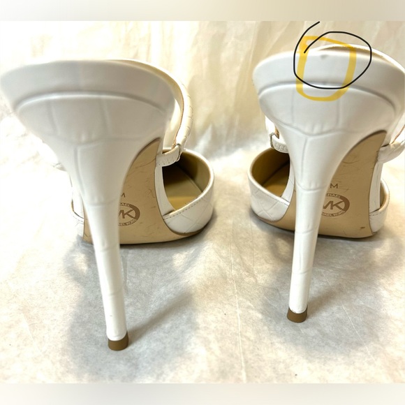 Michael Kors leather White Pointed stiletto Heels. - Picture 5 of 8